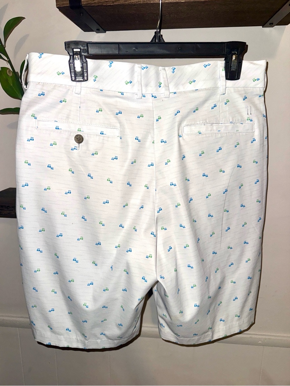 Walter Hagen Perfect 11 Golf Shorts w/ mini golf cart print Size 34